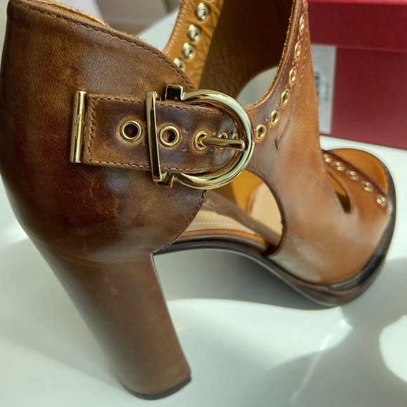 Salvatore Ferragamo Narny Leather Grommet Trim 8.5 - Picture 3 of 8